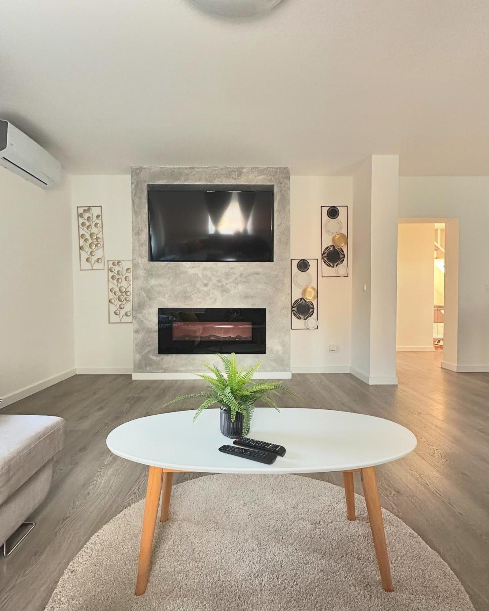 White Lotus Appartement Velika Gorica Buitenkant foto